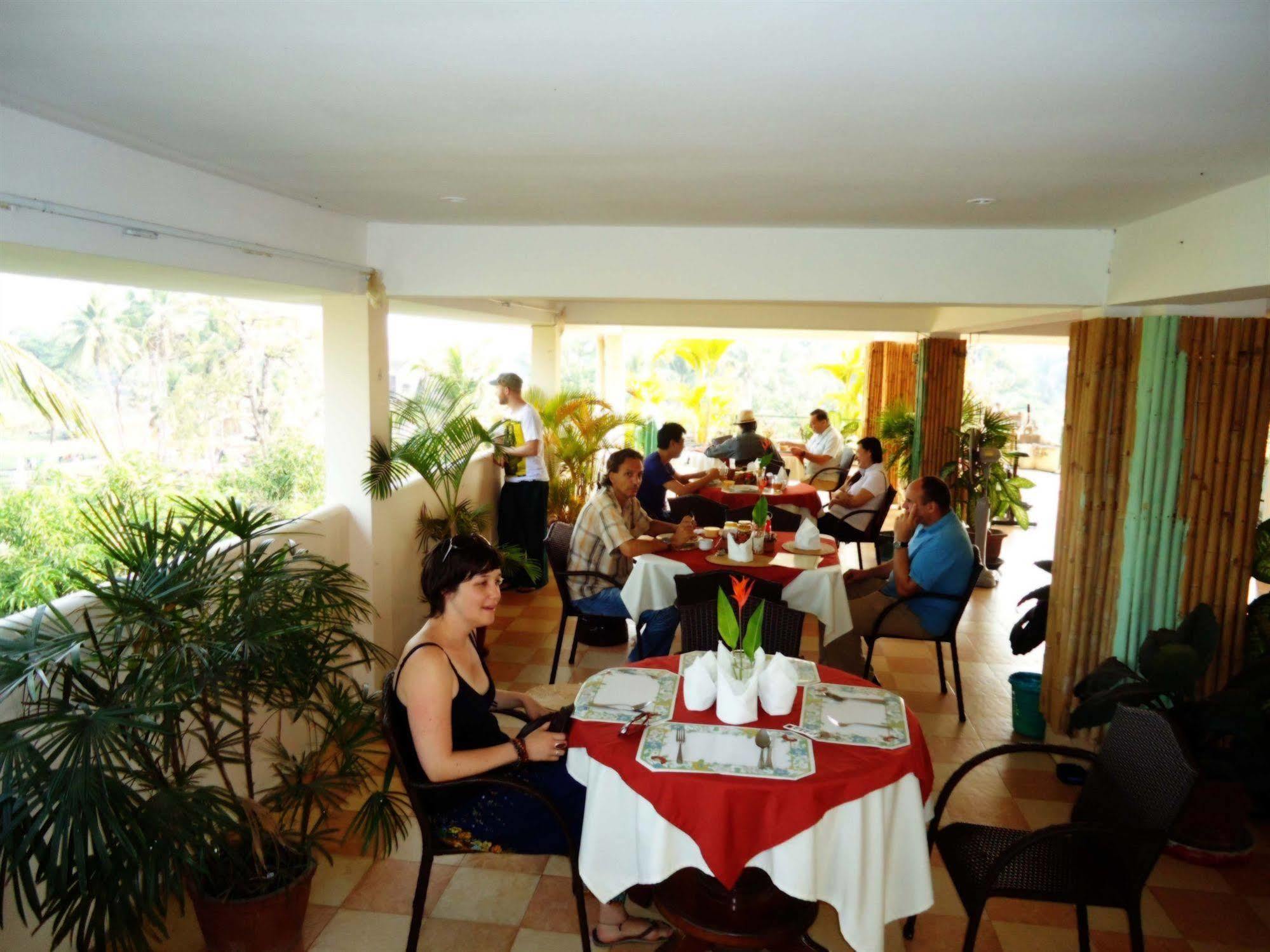 Siem Reap Riverside Hotel Екстериор снимка