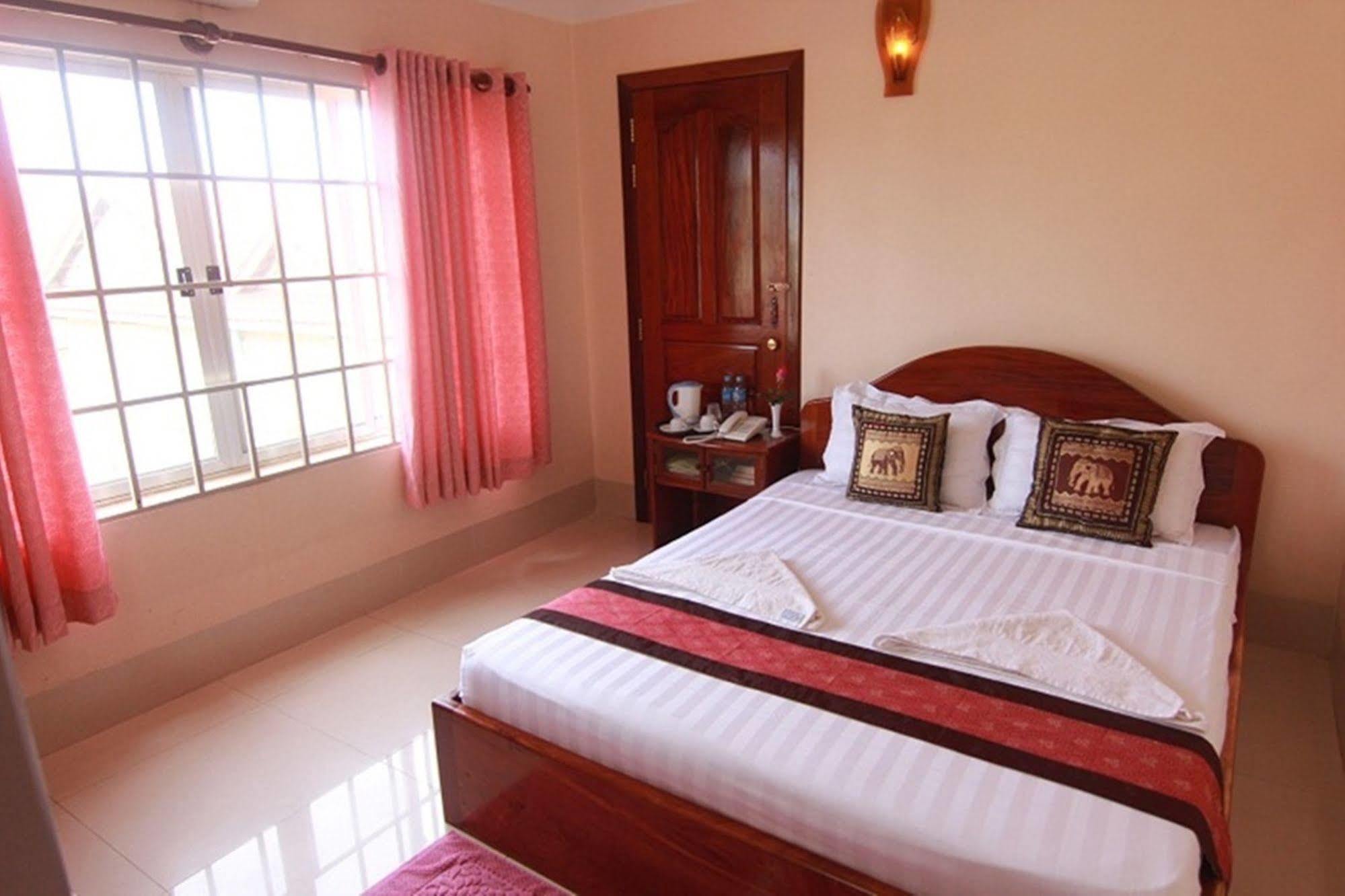 Siem Reap Riverside Hotel Екстериор снимка
